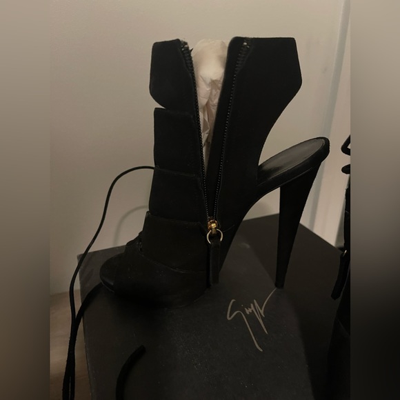 Giuseppe Zanotti ALIEN/WABY115 lace up black suede heels - Picture 3 of 9